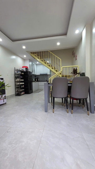 Ngõ 575 Kim Mã -Sở hữu ngay căn nhà tập thể thông tầng t2-3 cực hiếm