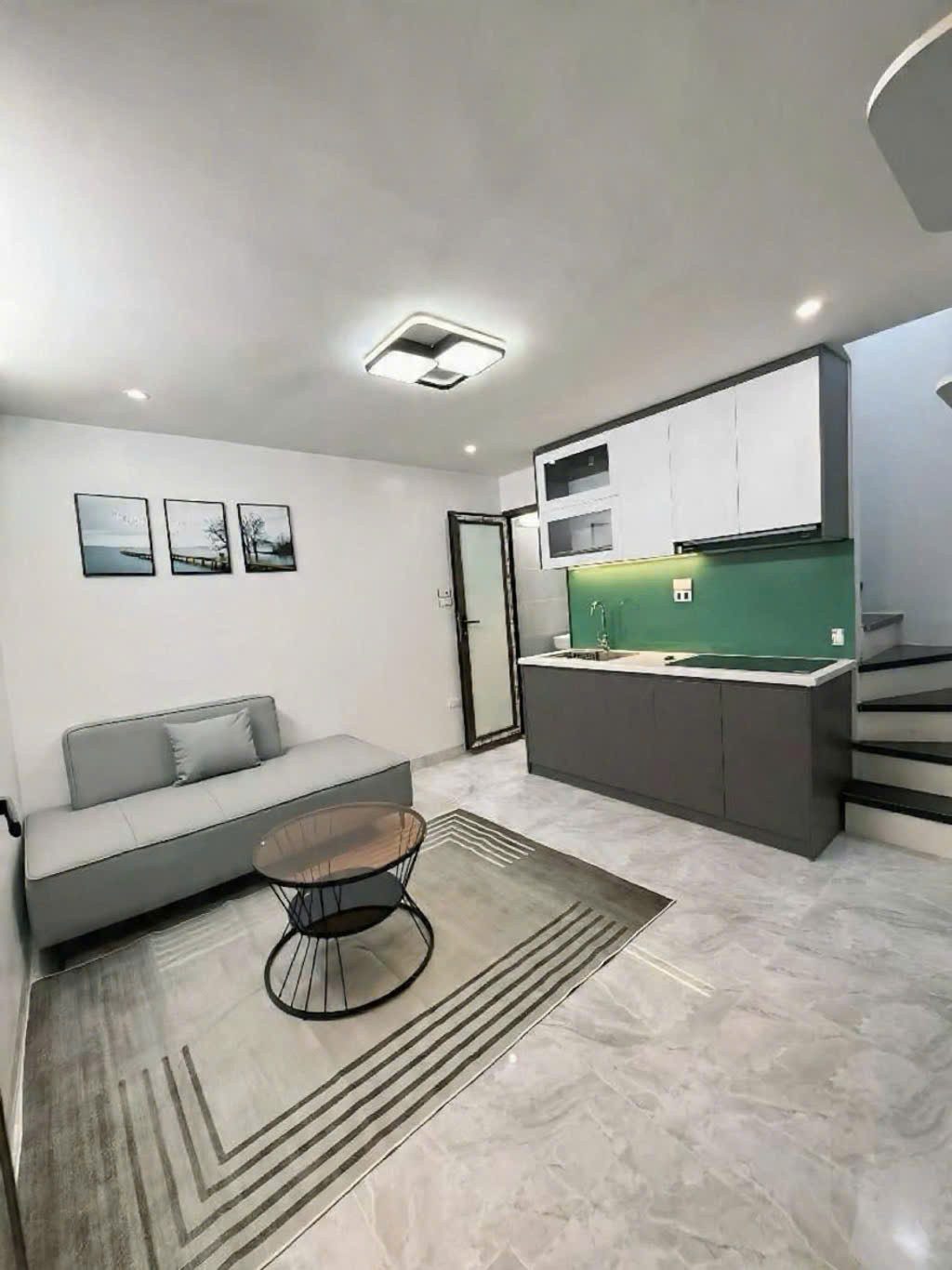 kim mã 25m x5 tầng giá 6,8 tỷ lô góc,ngõ thông,cách phố 10m -full nội thất