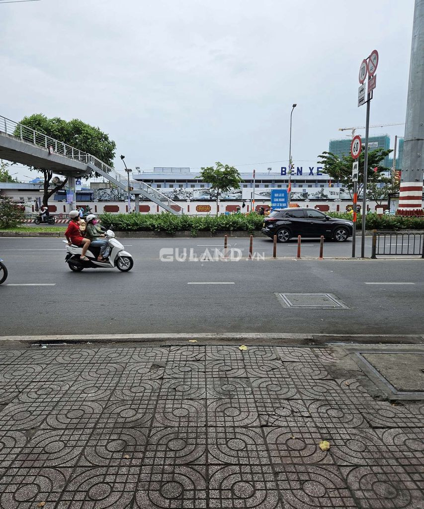 Cho thuê nhà nguyên căn MT đối diện bến xe Miền Tây