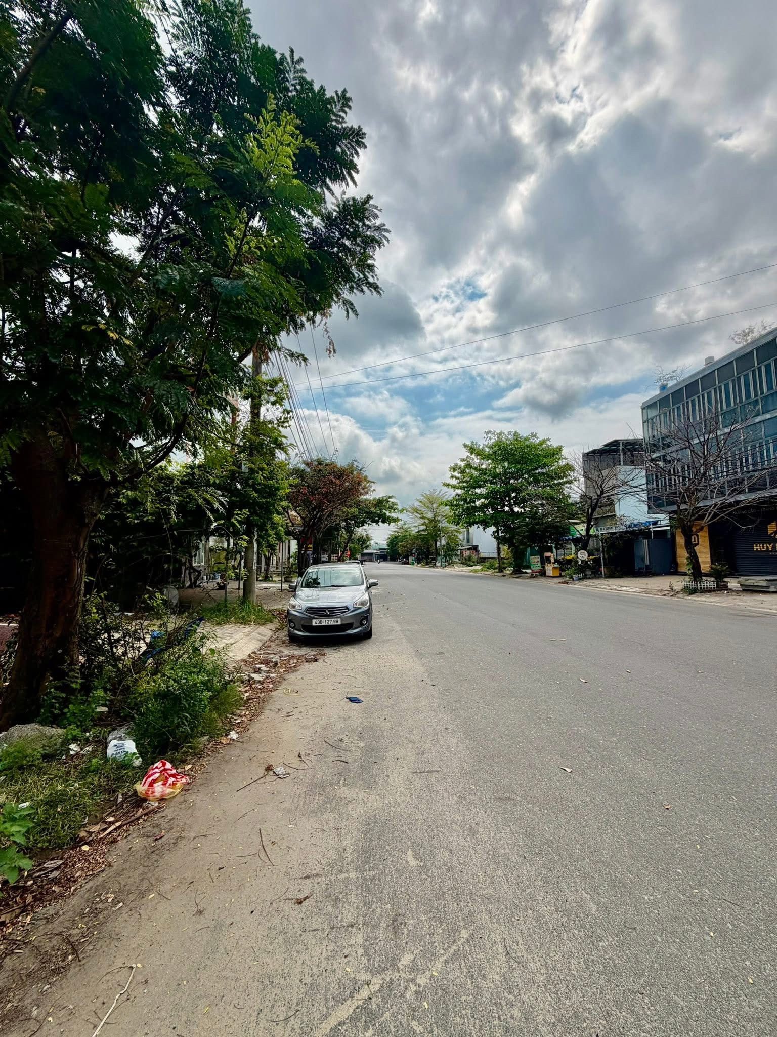 Bán đất Kinh Dương Vương ( nối dài ) 187,5m2 ( ngang 7,5m ) Giá 13.5 tỉ