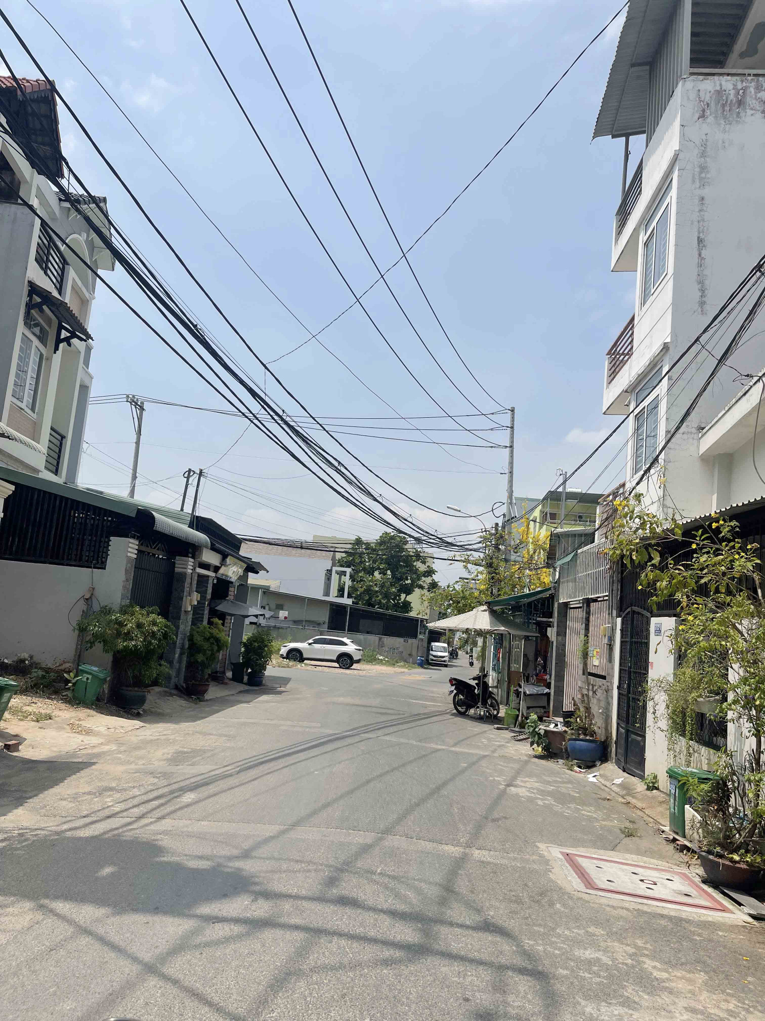 Nhà đẹp Tăng Nhơn Phú A – Hẻm xe tải – 171m² – gara ô tô - full nội thất cao cấp – giá cực tốt 12.5 tỷ