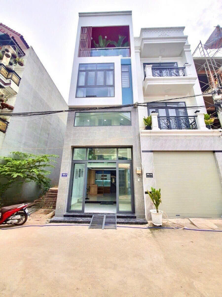 Xoay vốn bán gấp nhà Lã Xuân Oai, Quận 9. 4,2tỷ/50m2 gần trường đại học Tài chính-Marketing. Liên hệ: 0936436684