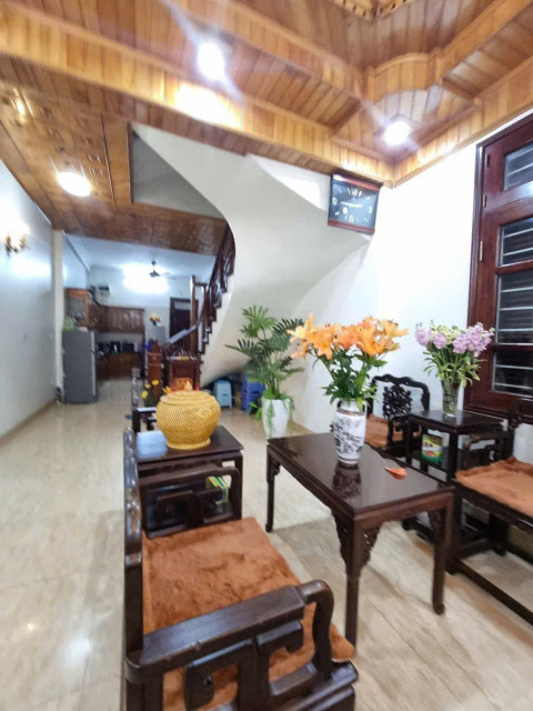 PHÂN LÔ QUÂN ĐỘI, 2 THOÁNG , Ô TÔ QUA NHÀ-KHU DÂN TRÍ CAO- Lạc Long Quân, Cầu Giấy 75m  5T, MT  3.7 m, 1 9 tỷ.
