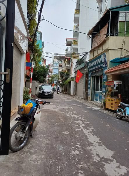 Bán nhà mặt ngõ ô tô phố Lạc Long Quân, Quận Cầu Giấy, nhà dân xây