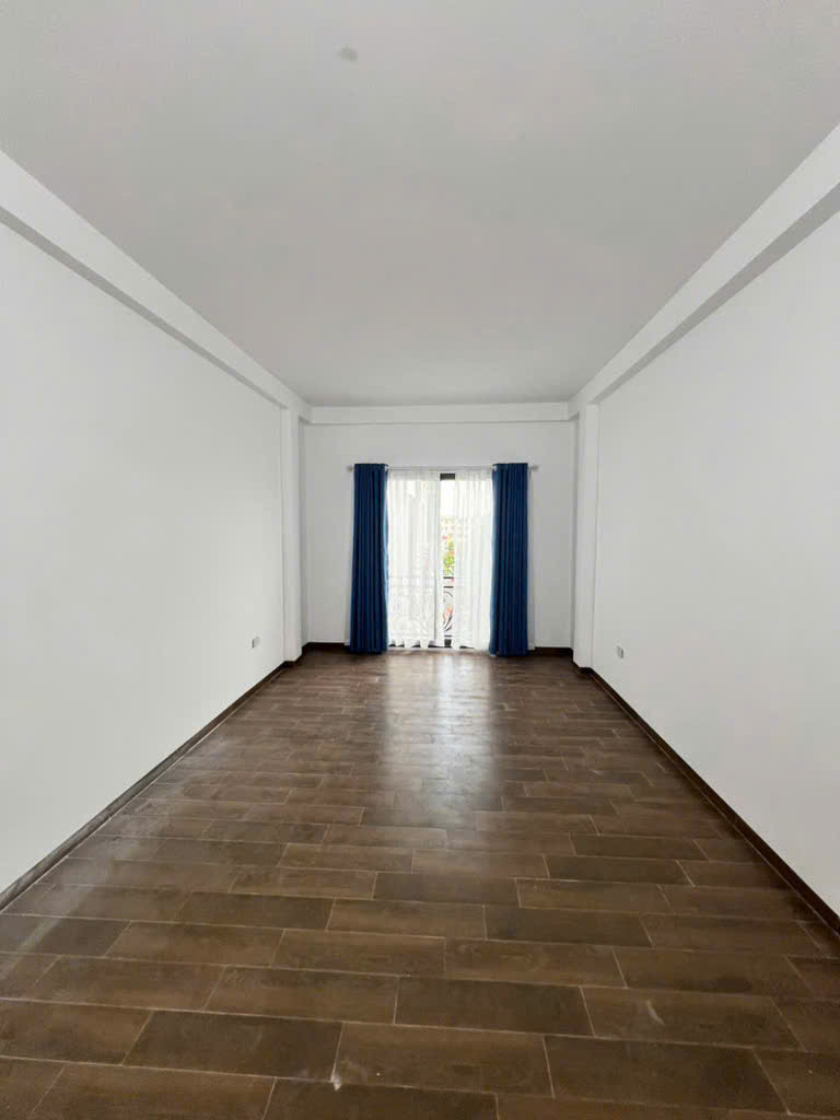 BÁN NHÀ LẠC LONG QUÂN – 33M² x 5 TẦNG - NGÕ NÔNG - GẦN ÔTÔ – GIÁ 7.3 TỶ