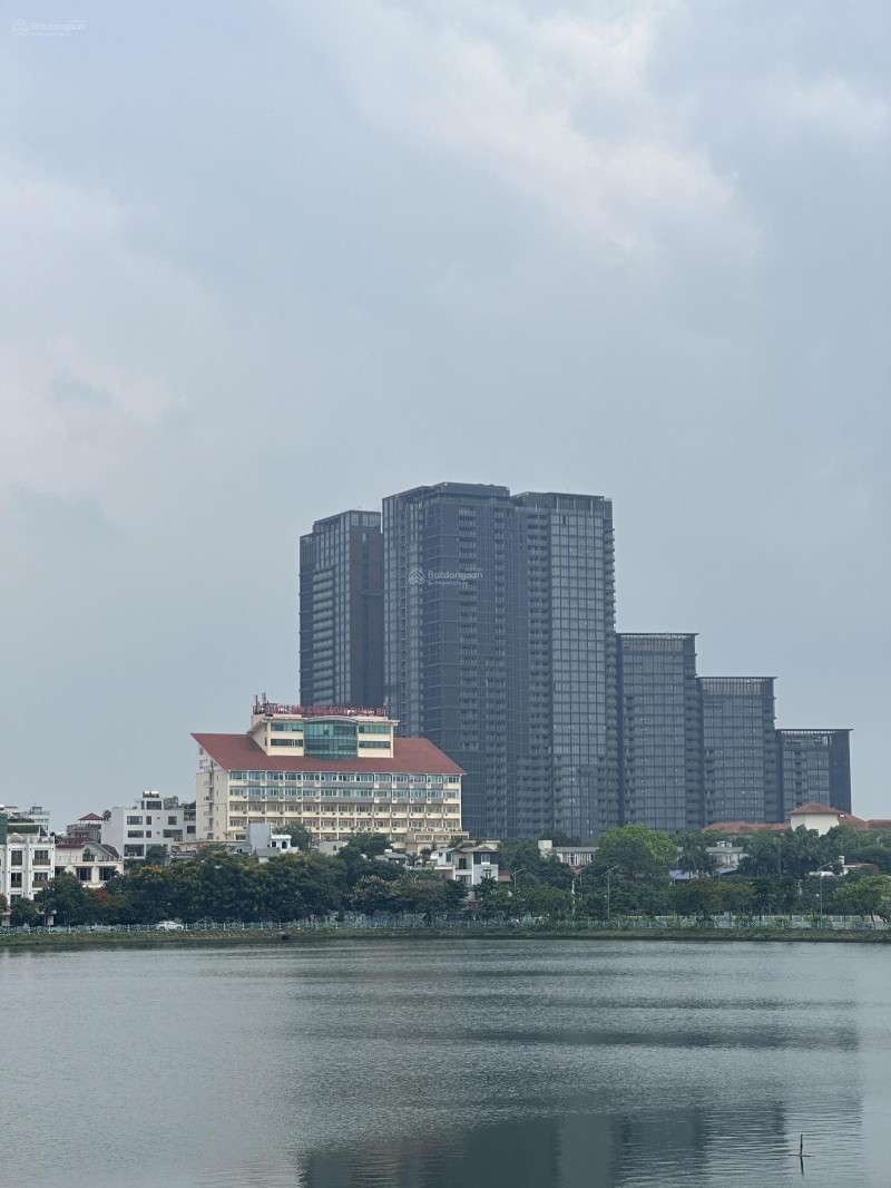 BÁN NHÀ LẠC LONG QUÂN, TÂY HỒ. 79M2 6 TẦNG GIÁ 18TỶ-10M RA MẶT PHỐ VÀ HỒ TÂY. VỊ TRÍ VÔ CÙNG ĐẮC ĐỊA - HIẾM NHÀ BÁN .