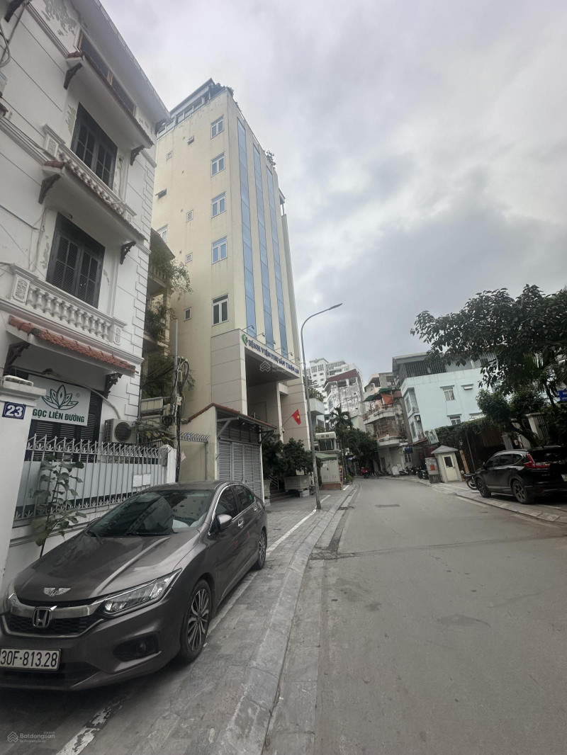 BÁN NHÀ LẠC LONG QUÂN, TÂY HỒ. 40M2 5 TẦNG MT 4M GIÁ 9 TỶ- GẦN HỒ TÂY – NGÕ THÔNG – 10M RA Ô TÔ TRÁNH