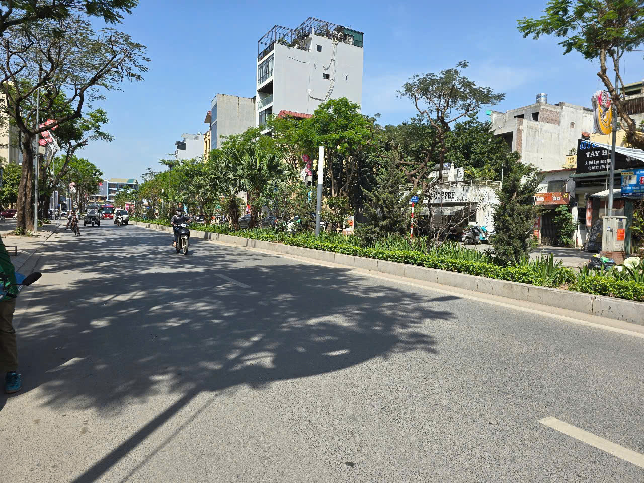 SIÊU PHẨM ĐẤT HIẾM – MẶT PHỐ LẠC LONG QUÂN, ĐỐI DIỆN LOTTE MALL – DÒNG TIỀN 500TR/NĂM