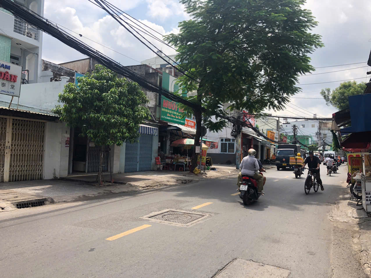 Nhà mặt tiền kinh doanh  (chính chủ) đường Lạc Long Quân, Phường 10, Quận 11, khu dân cư sầm uất.