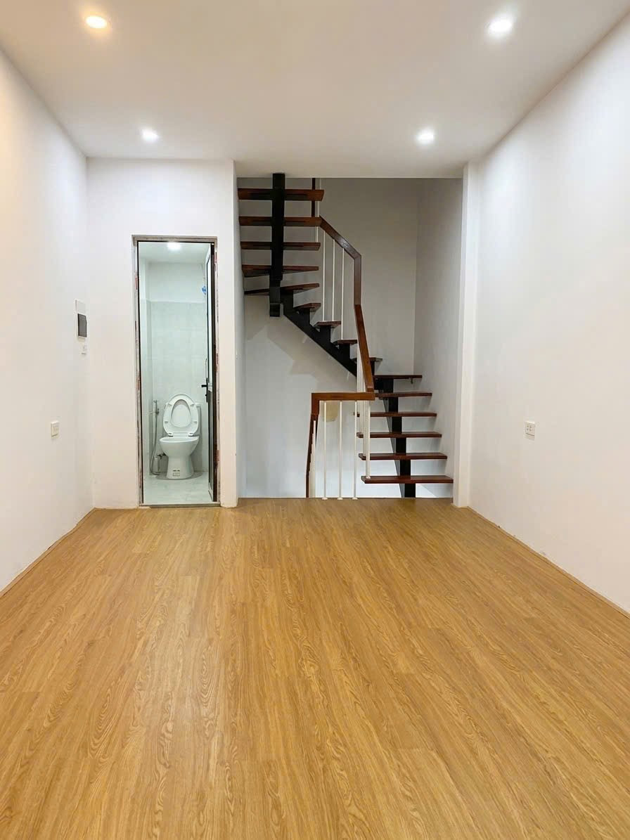 Cho Thuê Nhà Ngõ 213 Lạc Nghiệp - Thanh Nhàn 25M² 3 Tầng 2 Ngủ - Nội Thất CB - Giá Thuê 9,5tr