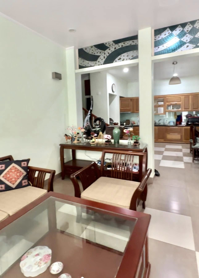 Bán nhà Lạc Trung, 86m2, 4 tầng, mặt tiền 8m, 29 tỷ, vỉa hè, ô tô tránh, kinh doanh đỉnh
