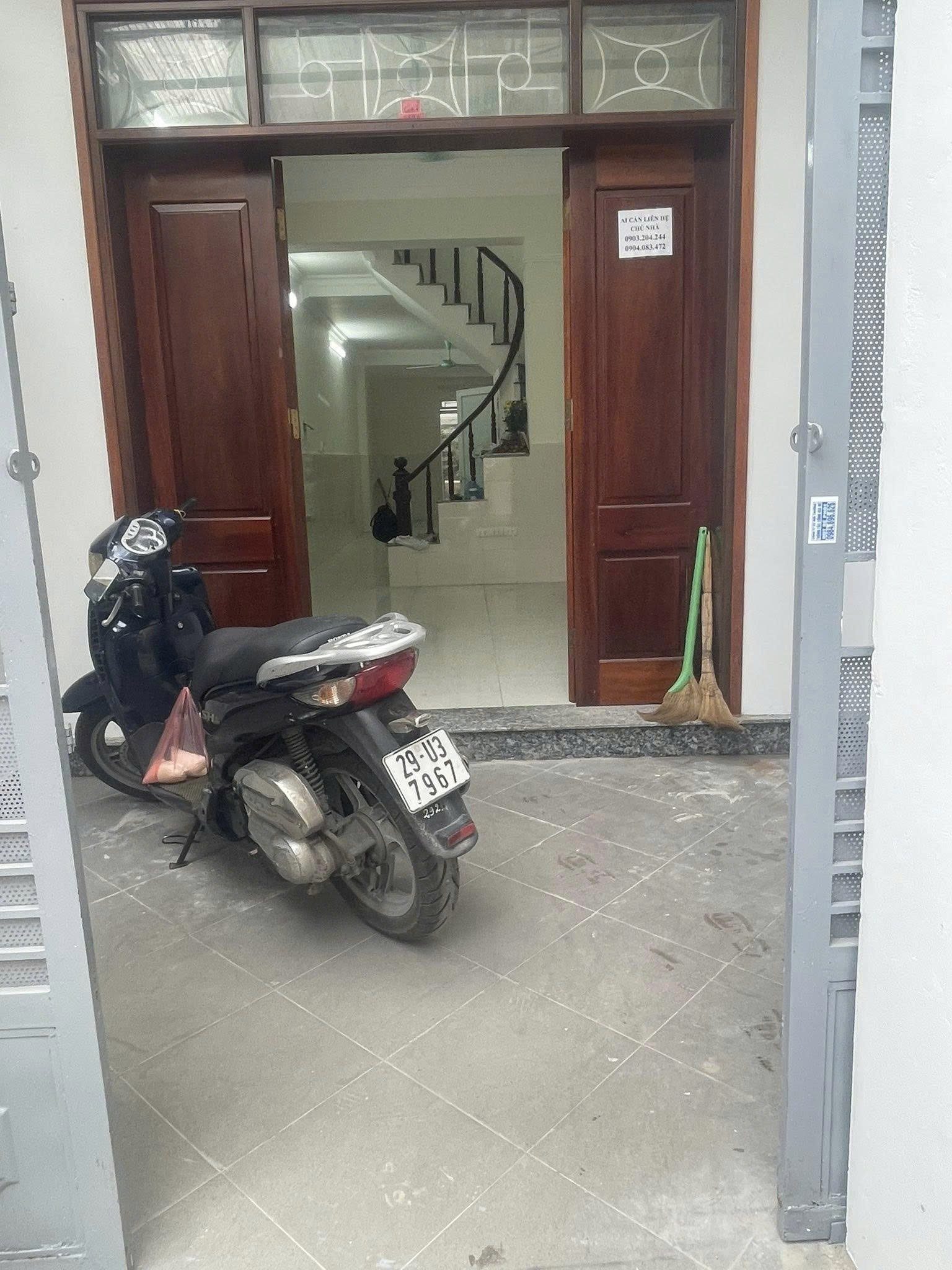 Cho Thuê Nhà Lạc Trung - Hai Bà Trưng 80M² 3 Tầng 3 Ngủ - Nội Thất CB - Giá Thuê 12tr