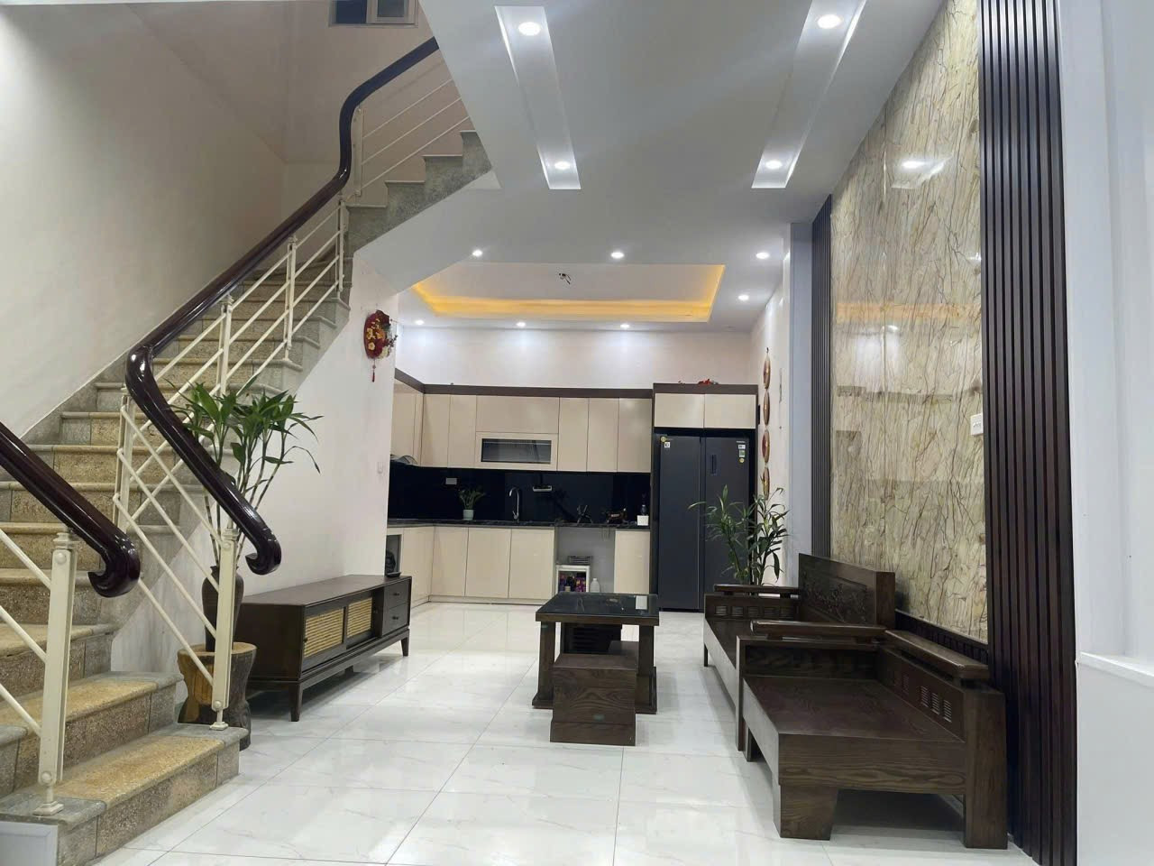 Cho Thuê Nhà Ngõ 17x Lạc Trung 52M² 4 Tầng 4 Ngủ, Full Nội Thất - 15M Ra Phố - Vào Ở Ngay - Giá 15tr