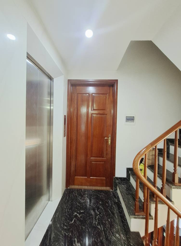 Bán nhà Lacasta KĐT Văn Phú Hà Đông diện tích 75m2- 5 tầng- thang máy- mặt tiền 5m giá 22.6 tỷ