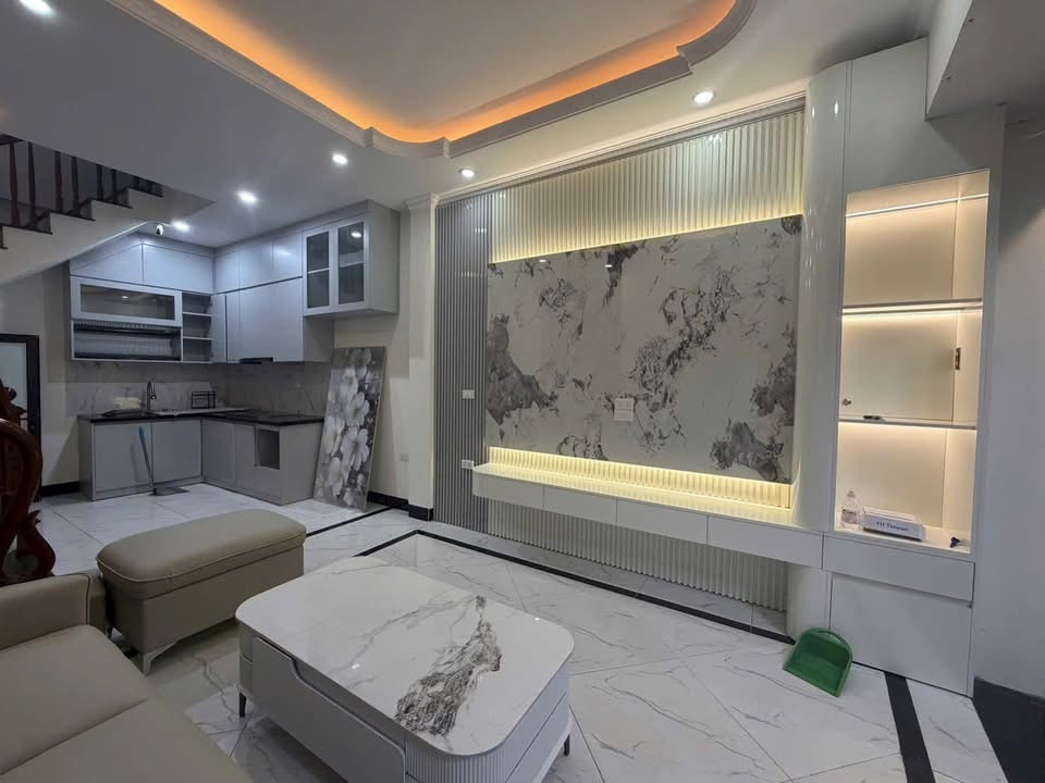 Chính chủ ngộp bank, cắt lỗ, cần bán gấp căn nhà xây tâm huyết tại Lai Xá 30m2 - 5 tầng full nội thất. Giảm chào 100tr