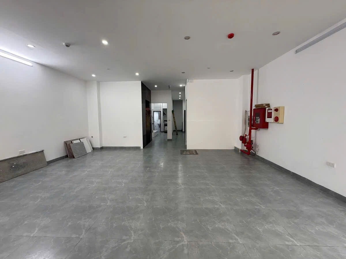 Toà nhà CHDV Vip Lai Xá - 21 phòng cho thuê doanh thu 100tr/ tháng
