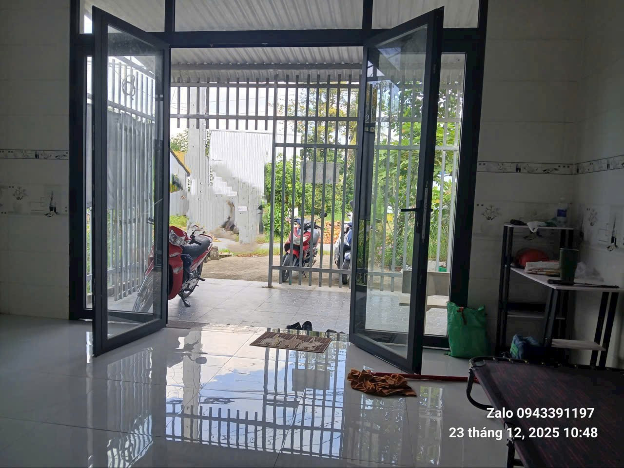🔥 NGỘP TÀI CHÍNH – CẦN BÁN GẤP NHÀ GIÁ TỐT 🔥
🏡 Nhà 1 trệt 1 lầu – xây dựng kiên cố, còn rất mới
👉 Sân rộng đậu ô tô thoải mái, nhà cao hơn mặt lộ, ở hoặc kinh doanh đều phù hợp
📐 Diện tích tổng: 158m²