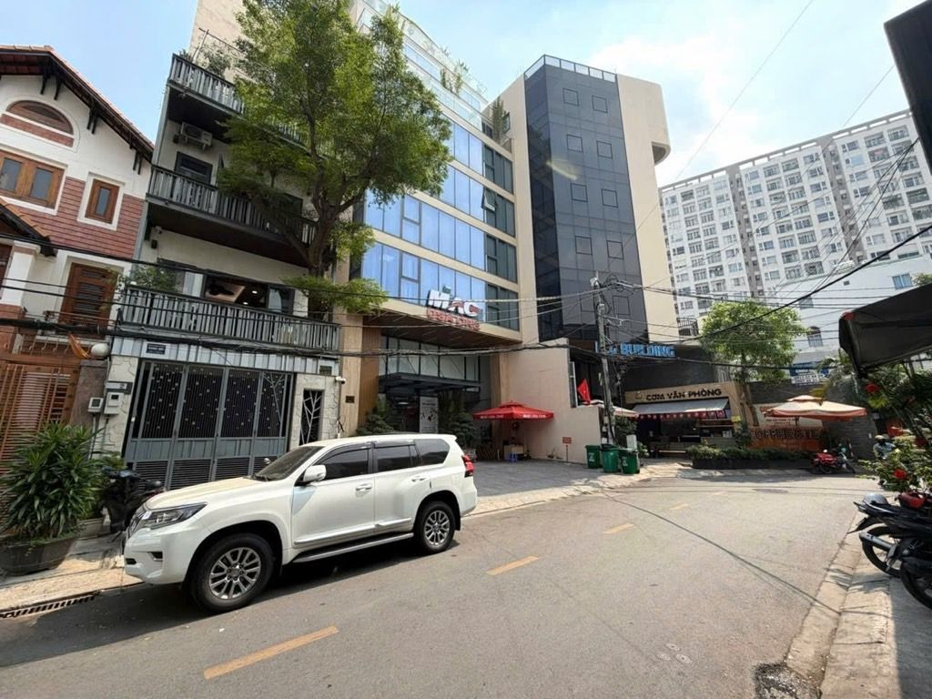 HIẾM ! MẶT TIỀN 4 TẦNG HOÀNH TRÁNG KHU VIP SÂN BAY TÂN SƠN NHẤT