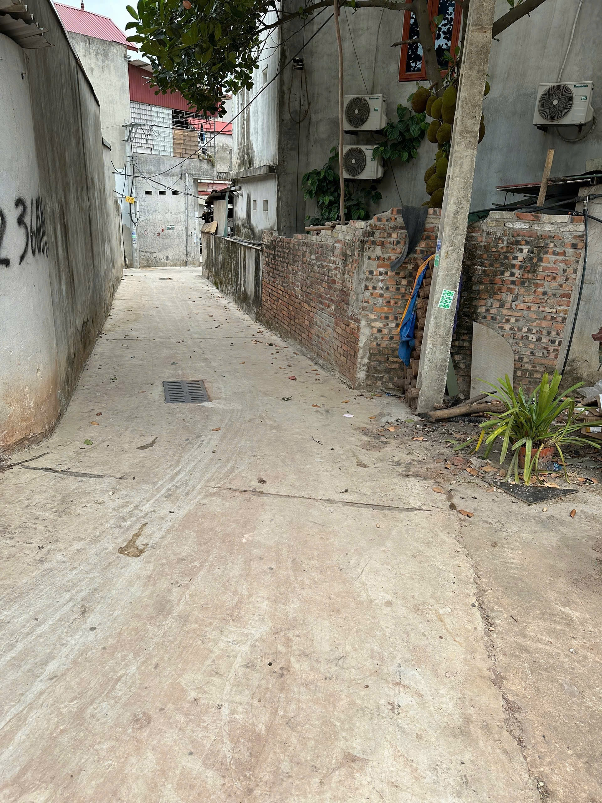 Bán đất 82,3m2 mt 4,1m lãm trại vân dương full thổ cư, cách ngã 3 lãm trại đi vào trong 200m . Đất chính chủ em cần bán