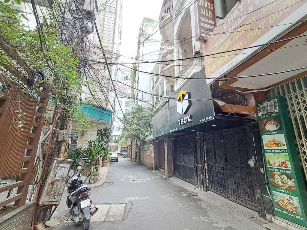 LÁNG HẠ 57M 5 TẦNG PHÂN LÔ - Ô TÔ TRÁNH - 50M RA PHỐ, GẦN MẶT HỒ - THÔNG TỨ TUNG - Ô CHỜ THANG MÁY - KINH DOANH