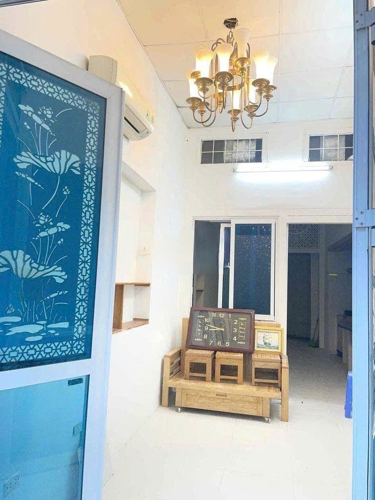Cho Thuê Nhà Ngõ 105 Láng Hạ 35M² 2 Tầng 2 Ngủ Full Nội Thất - Ô Tô Đỗ Cửa - Giá Thuê 8,7 tr