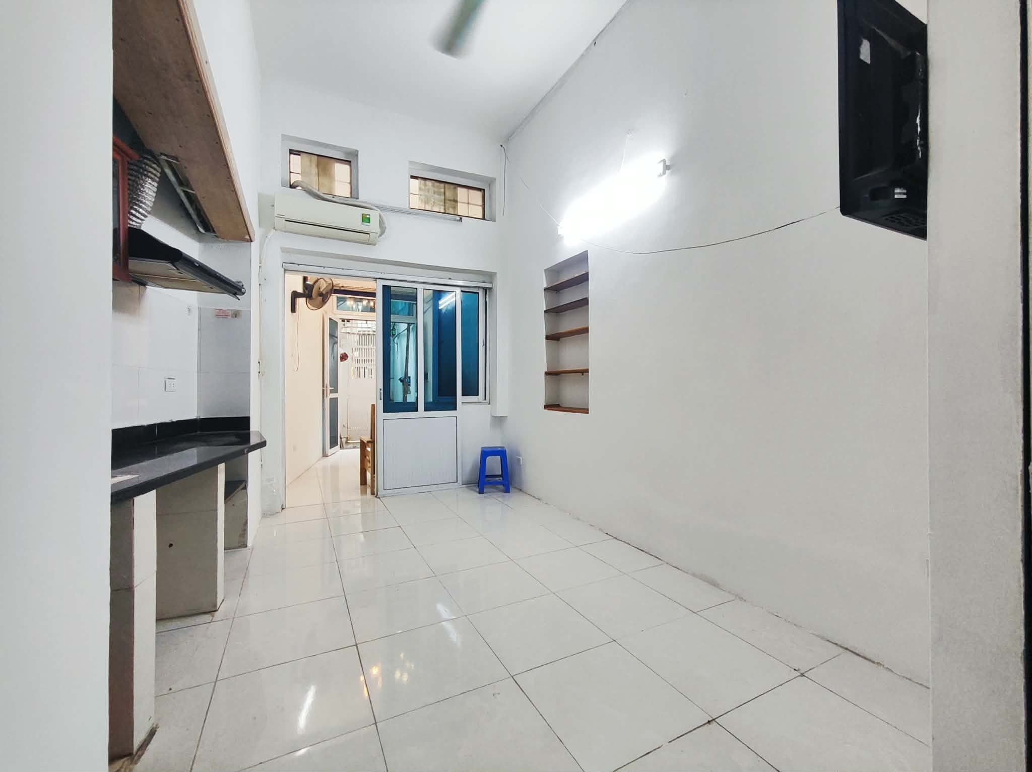 CHO THUÊ NHÀ RIÊNG PHỐ LÁNG HẠ, ĐỐNG ĐA, Ô TÔ ĐỖ CỬA, GẦN PHỐ - 8.7 TRIỆU