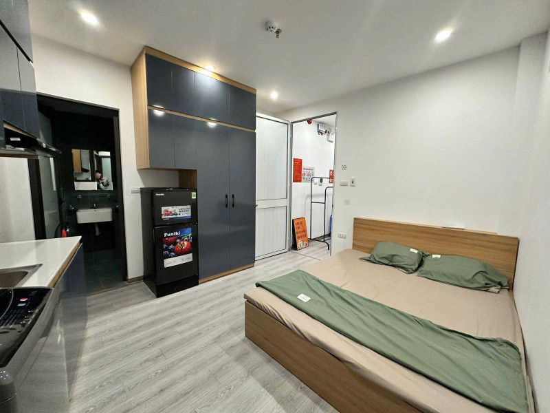 Chính chủ bán gấp nhà dòng tiền ngõ nông 580 Đường Láng. DT: 48m2- 6 tầng. chỉ 10 tỷ.