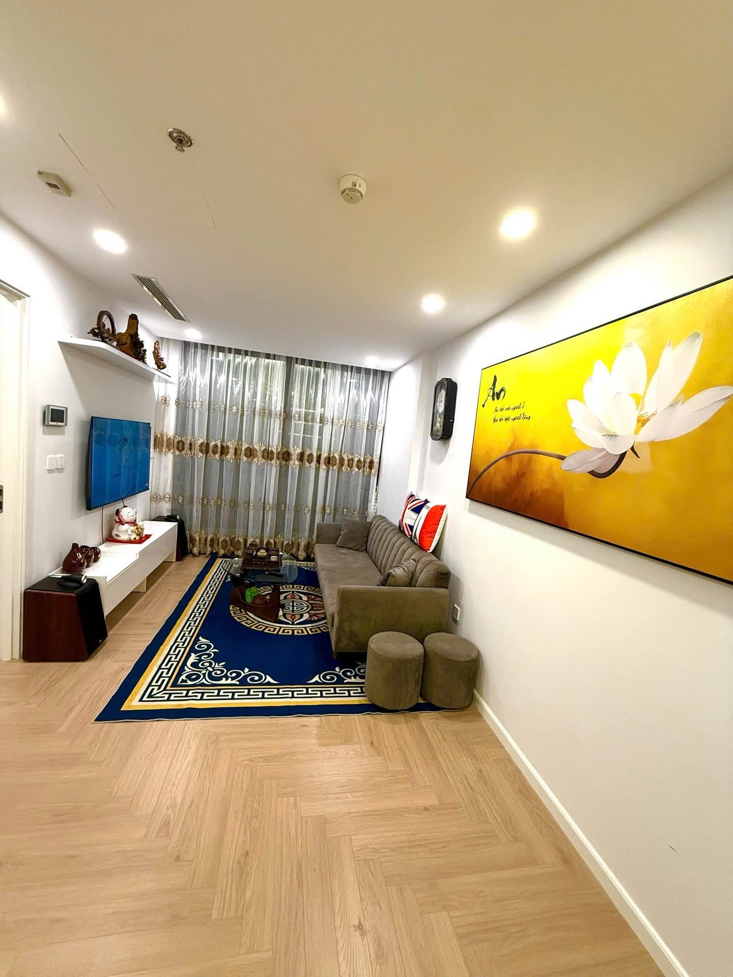 Bán CC Láng 70m, 2PN Xây mới 1 năm, mới kinh kooong, ban công thoáng 100tr/m
