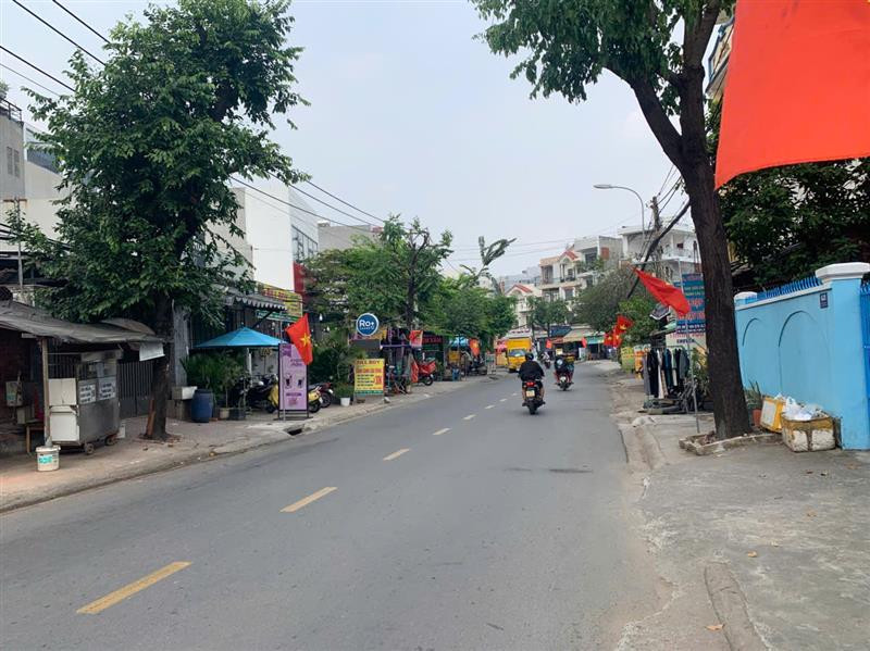 BÁN NHÀ trước mặt LÀNG TĂNG PHÚ, Q.9 - 150M2 – giá bán HƠN 9 TỶ