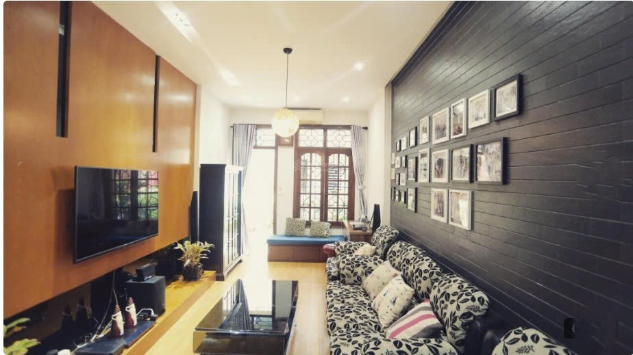 Cho thuê nhà Phố Lê Đại Hành, 4 tầng x 90m2, KD sạch Spa, Phòng Khám, VP Công ty...