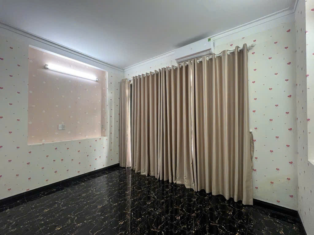 NHÀ HẺM Ô TÔ QUAY ĐẦU - SÁT TÊN LỬA - AEON - 66M2 - 4PN - SỔ VUÔNG HOÀN CÔNG ĐỦ -  5.3 TỶ