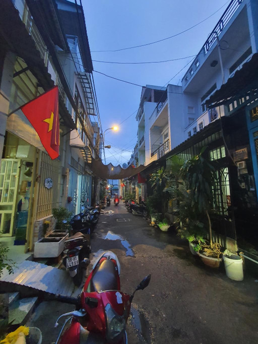 BÁN NHÀ LÊ ĐÌNH CẨN - TỈNH LỘ 10 - GIÁP Q6 - 2 TẦNG - HẺM XE HƠI - NHỈNH 3 TỈ