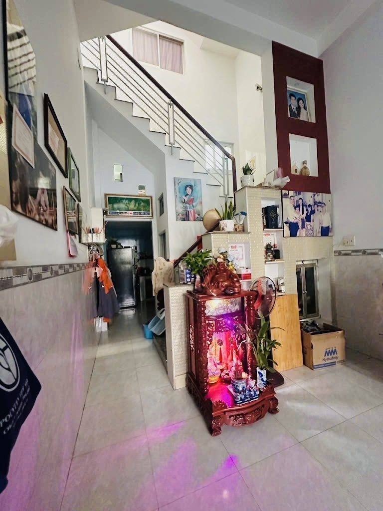 Bán Nhà trọ,lối đi riêng gần chợ LÊ ĐÌNH CẨN,3 tầng(108m2),ôtô đỗ cổng ,giá 6.4 tỷ(250426)