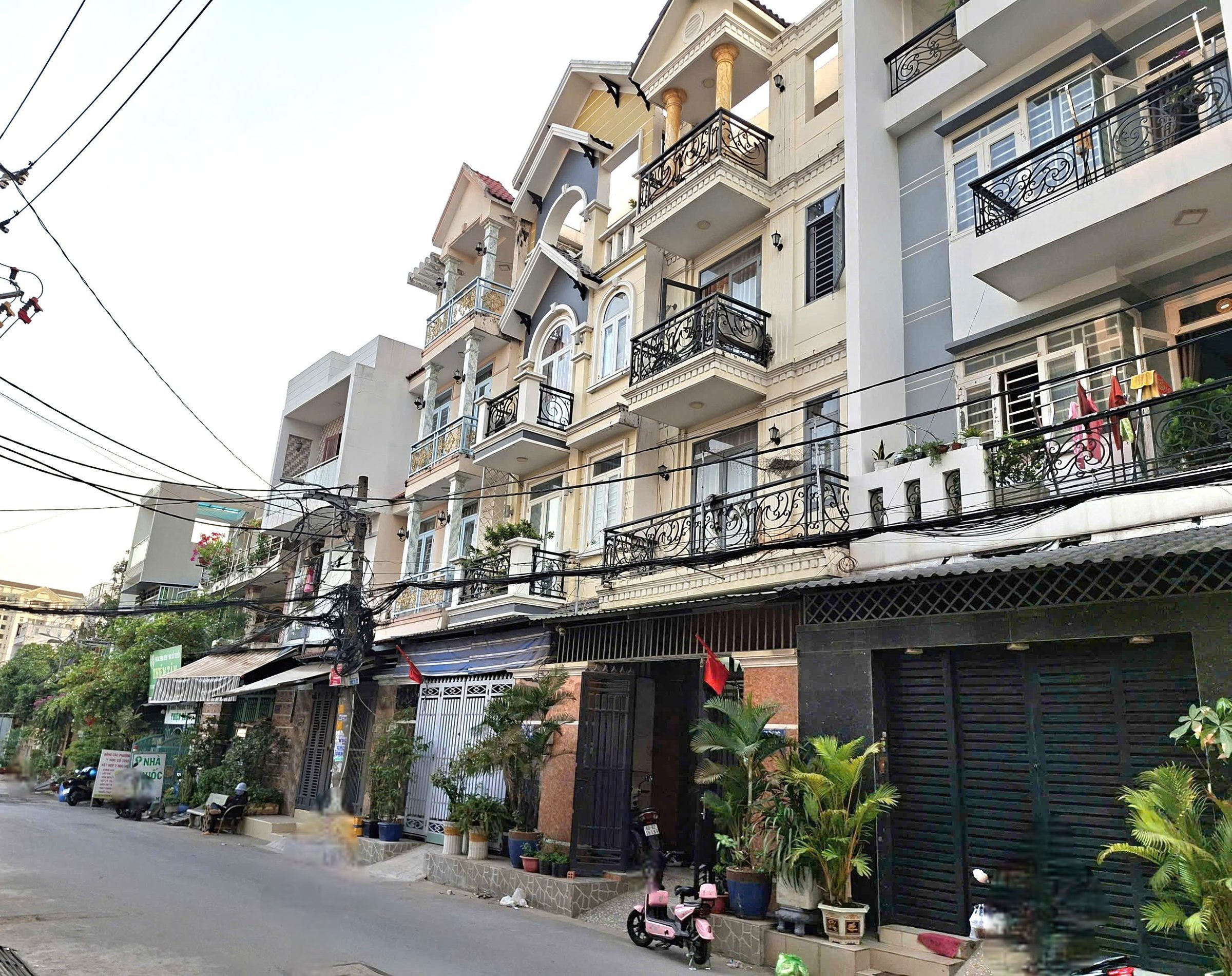Lê đình cẩn, tuyệt phẩm 4 tầng (5×12)_chỉ 6,..ty_hẻm xe tải