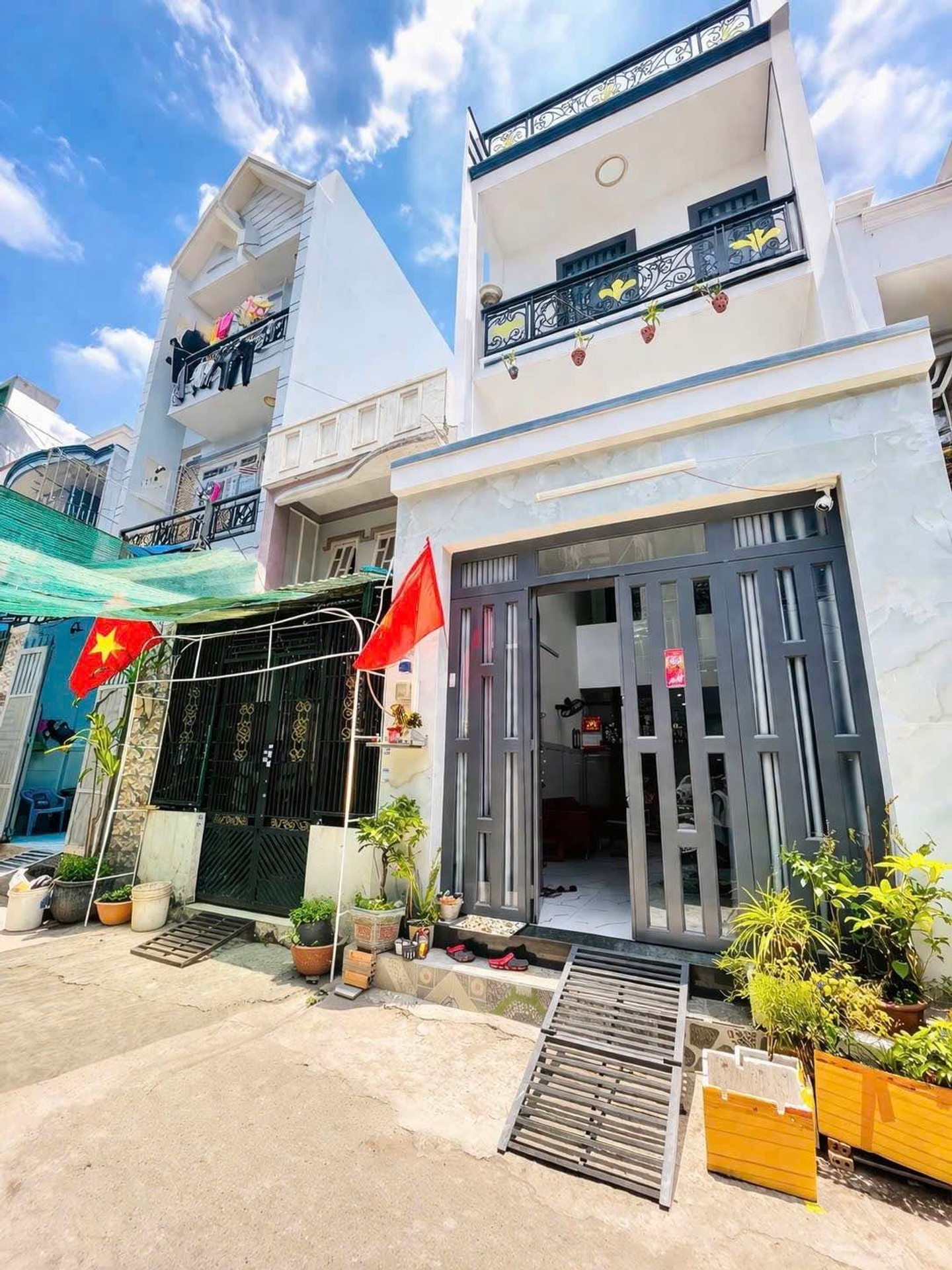 Nhà 48m2 - 3 tầng - chỉ 4.x tỏi khu vực Bình Trị Đông  Bình Tân - kế AEON Bình Tân - Tên Lửa