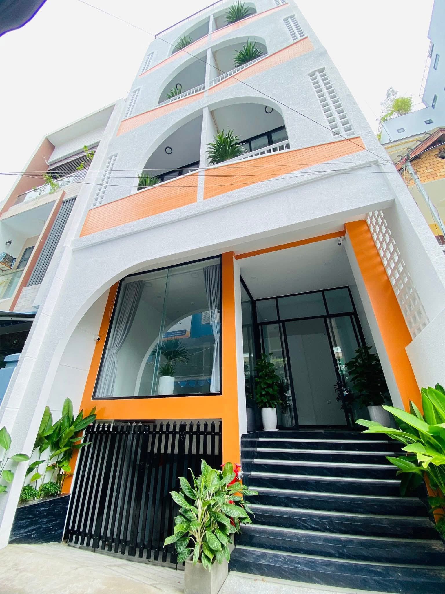 Toà CHDV 5 Tầng + hầm, Lê Đình Lý, Dòng tiền 1,6Tỉ/năm - Trung Tâm Hải Châu