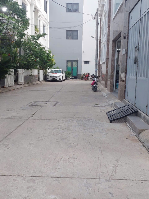 Nhà mặt phố kinh doanh đa ngành nghề ,gần bệnh viện Lê Văn Thịnh 5 phút di chuyển,Thủ Đức giá chỉ 10,7 tỷ