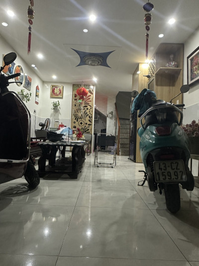 ♣ Nhà gần MT Lê Độ, 46m2, 2.5 tầng cứng đẹp, sân rộng, nhỉnh 3 tỷ