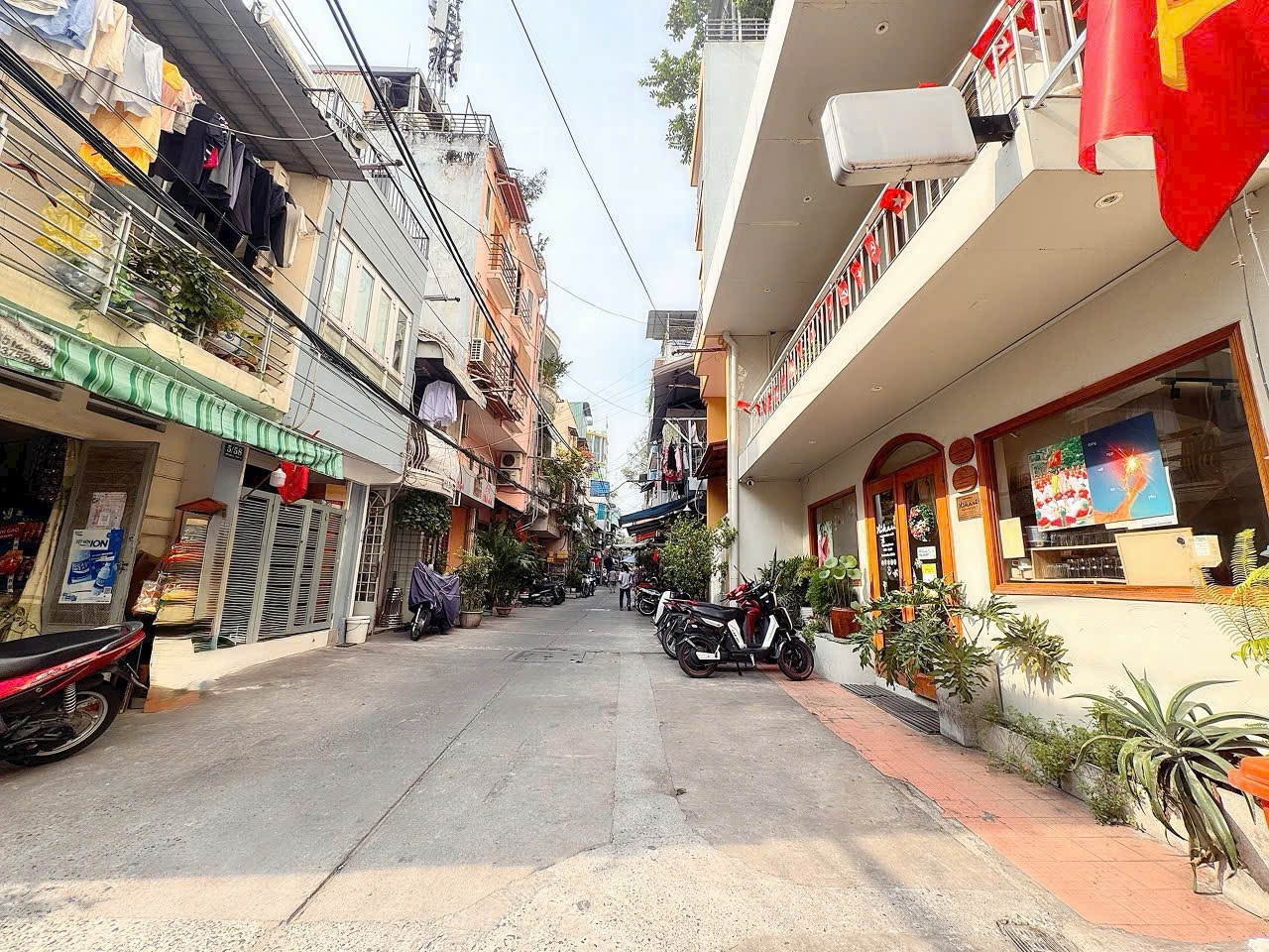 HIẾM NGANG LỚN 7,6M*17M- BÁN NHÀ 2 TẦNG HXH Đ.LÊ DUẨN & NGUYỄN TRUNG NGẠN, QUẬN 1- 093.86.76.685 GIANG GIANG GẶP CHÍNH CHỦ