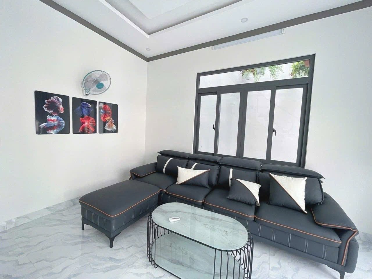 NHÀ MỚI NGUYÊN CĂN CHÍNH CHỦ CẦN BÁN VỊ TRÍ TRUNG TÂM BMT