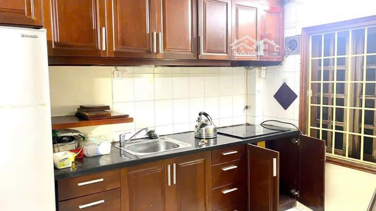 Cho thuê nhà nguyên căng ngõ 226 Lê Duẩn,  26m² x 5 tầng, 3 phòng ngủ, 3 WC, full nội thất, 10 triệu