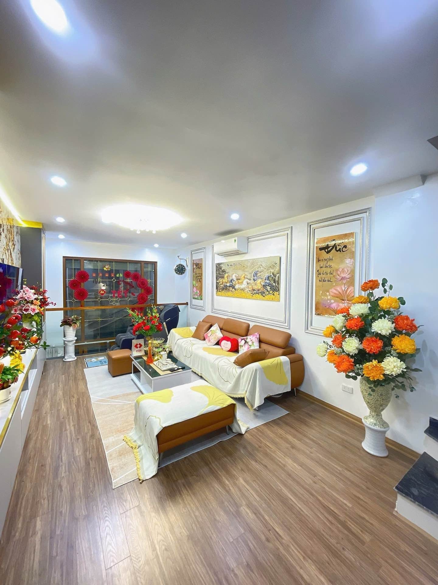 BÁN KHÔNG GIAN SỐNG ĐẲNG CẤP TẠI LÊ DUẨN - NGÕ THÔNG SÁT BÃI ĐỖ XE Ô TÔ - 7 TẦNG THANG MÁY CHẠY