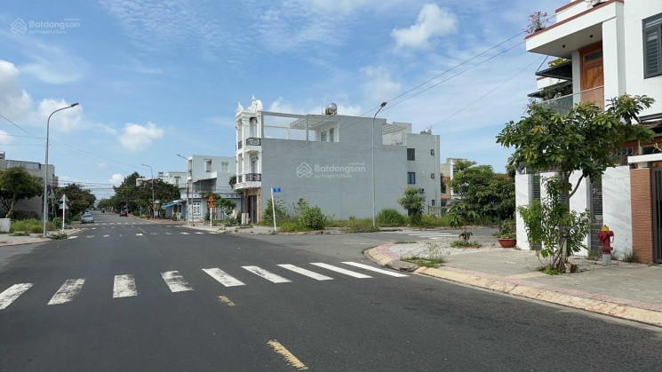 Bán nhanh nền cực đẹp giá chỉ 1,25Tỷ ngay MTĐ Lê Duẩn, Thị Trấn Long Thành, Long Thành, sổ riêng.