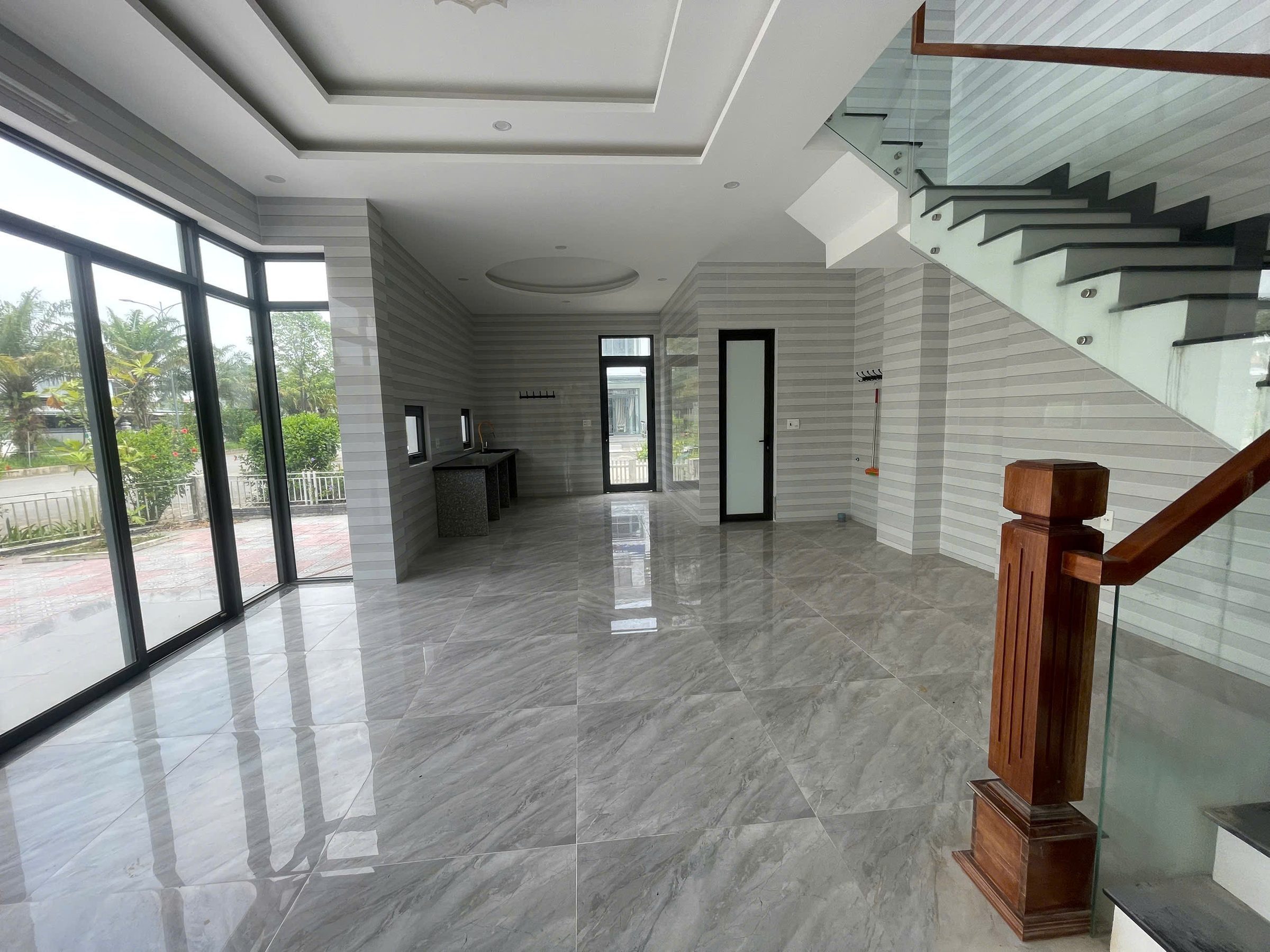Cho thuê lâu dài, nhà 3 tầng tại trung tâm TP huế