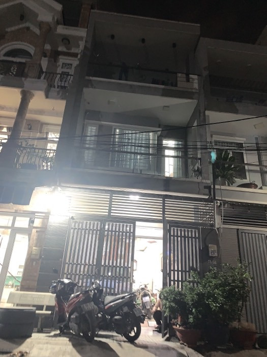 4.6❌11 gấp bán xe hơi ngủ nhà, sổ hồng riêng