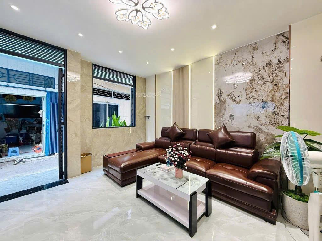 BÁN NHÀ 4 TẦNG-DTSD 144m2- NGANG 4,5M - 4,85 Tỷ TL-GẦN CITYLAND- NHÀ MỚI GÒ VẤP