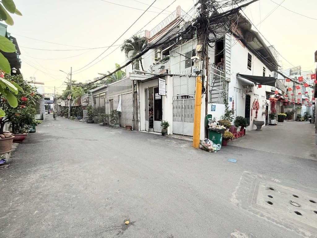 Bán nhà lê đức thọ tiện xây mới. Gần LOTE, trường học