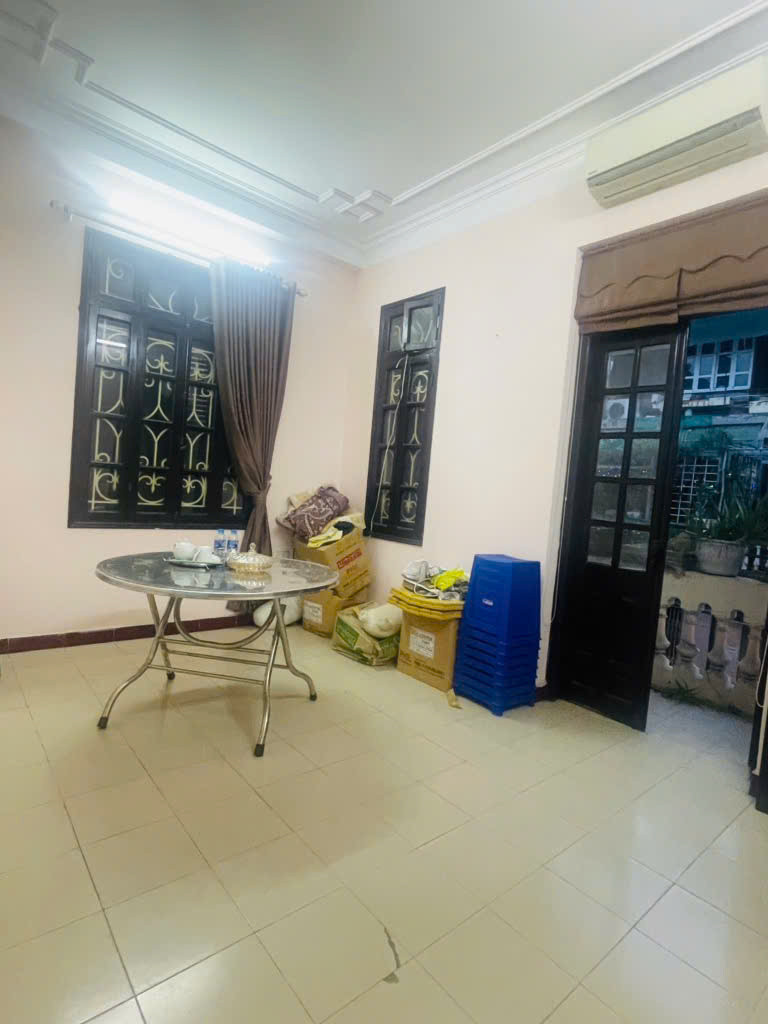 Mặt phố lê gia đỉnh bán nhà 4 tầng lô góc hai bà trưng