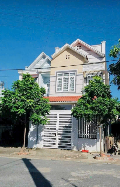 BÁN NHÀ LẦU TRỆT SÂN XE HƠI 3 PN GẦN VÒNG XOAY AN PHÚ THUẬN AN BÌNH DƯƠNG