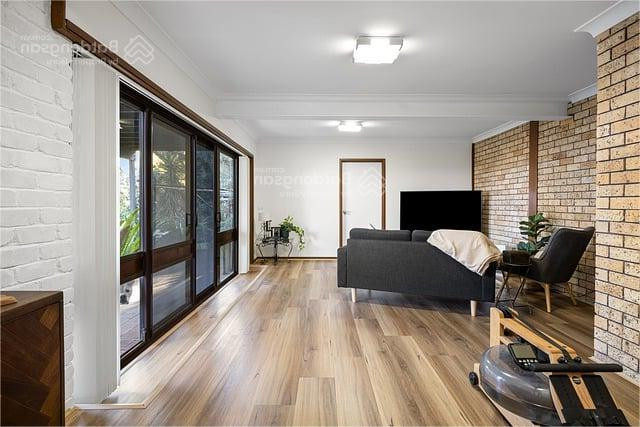 🏡 Bán nhà HXH Q.10, giá rẻ 7.x tỷ, chính chủ!